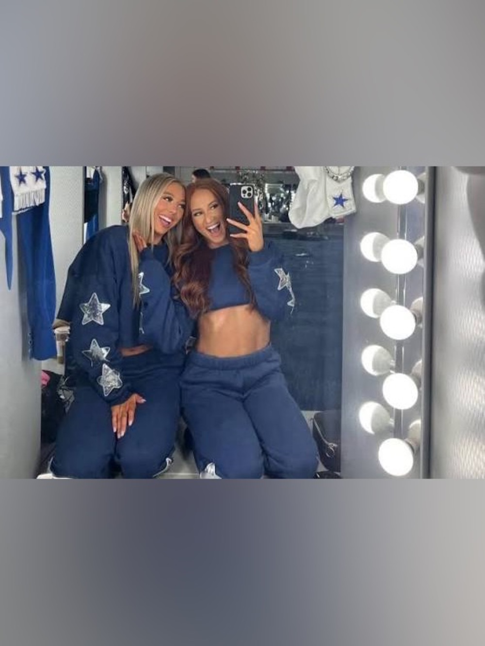 Women’s Navy Star Appliqué Cropped Sweater